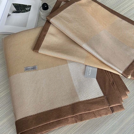 91家纺网 家纺一手货源 找家纺 （总）美丽坊 2025新款天丝锦缎数码印花四件套（配高档礼盒）