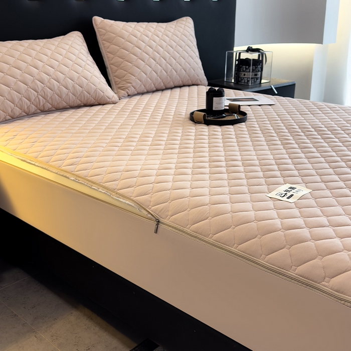 91家纺网 家纺一手货源 找家纺 叠派家纺 2025新款5A抗菌A类夹棉床笠经典款防水款系列 奶昔驼-小格子防水款