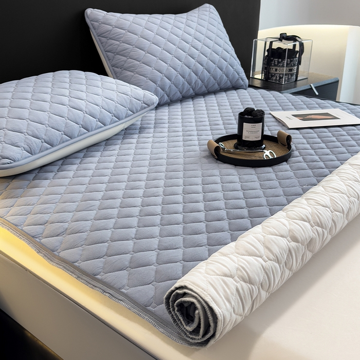 91家纺网 家纺一手货源 找家纺 叠派家纺 2025新款5A抗菌A类夹棉床笠经典款防水款系列 月光灰-小格子防水款