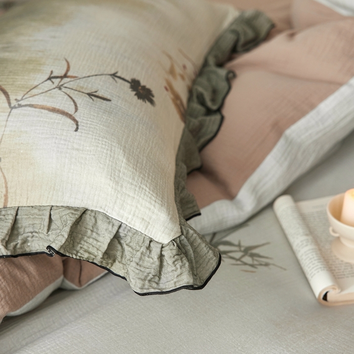 91家纺网 家纺一手货源 找家纺 安莱生活 2025新款全棉精梳棉双层纱绉纱数码印花四件套 烟雨江南-绿