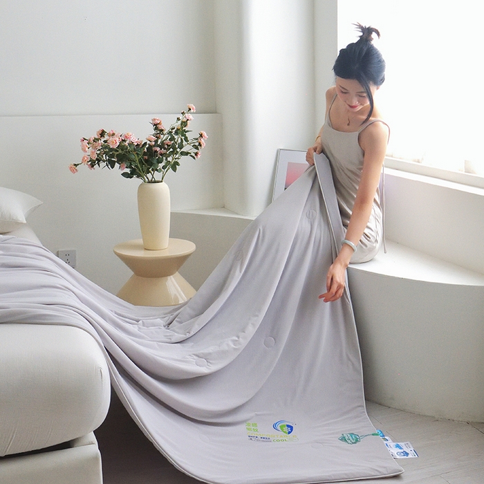 91家纺网 家纺一手货源 找家纺 梦恬佳 2025新款凉感驱蚊夏凉被 月光灰