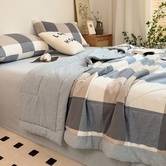 91家纺网 家纺一手货源 找家纺 宝士康家纺 2025新款10A抗菌无印风夏被 被子被芯 深蓝大格