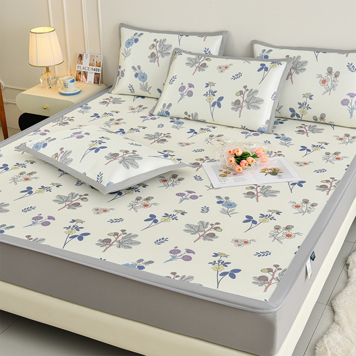 91家纺网 家纺一手货源 找家纺 简一 2025新款A类碳光印花数码冰丝凉席系列-床笠款 花开半夏