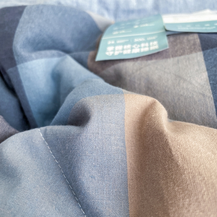 91家纺网 家纺一手货源 找家纺 宝士康家纺 2025新款10A抗菌无印风夏被 被子被芯 炫彩蓝格