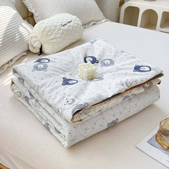 91家纺网 家纺一手货源 找家纺 富艺隆 2025新款A类水洗棉双层纱夏被水洗棉麻空调被直播爆款大豆夏被 嘟嘟小熊