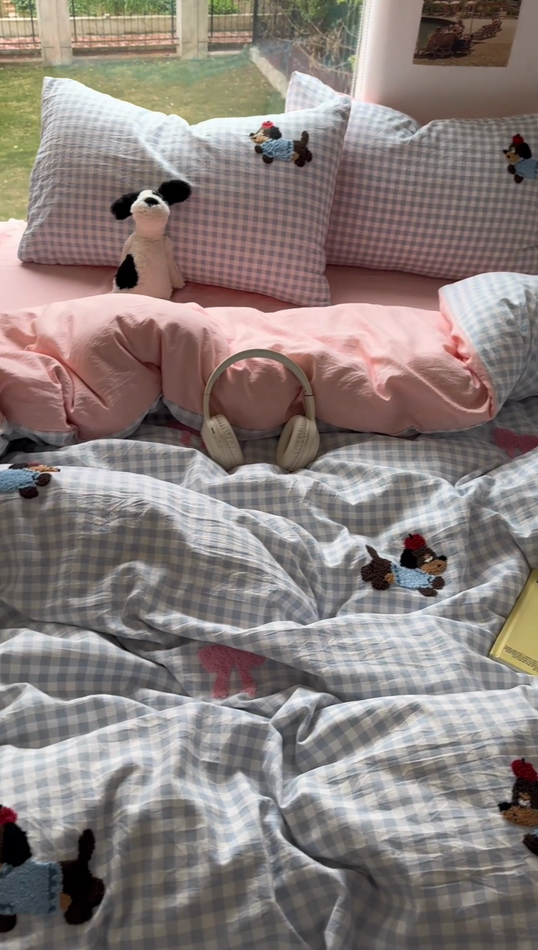 91家纺网 家纺一手货源 找家纺 耀达家居 2025新款A类水洗棉毛巾绣四件套 蓝格腊肠狗