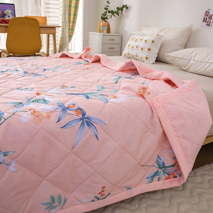 91家纺网 家纺一手货源 找家纺 富艺隆 2025新款超声波亲肤绒夏被夏凉被直播爆款超声波夏被空调被 花开