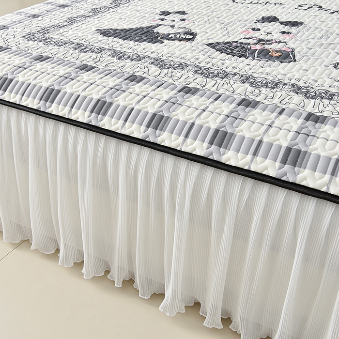 91家纺网 家纺一手货源 找家纺 炫拼家纺 2025新款凉感丝印花床裙款乳胶凉席三件套 玛丽狗