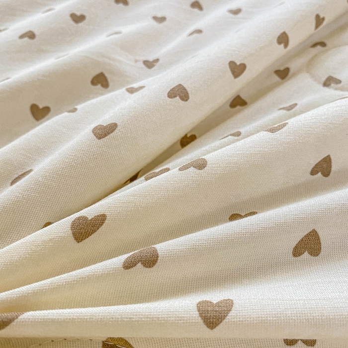 91家纺网 家纺一手货源 找家纺 2025新款直播热款A类针织棉双层纱床盖款夏被四件套 小心心咖