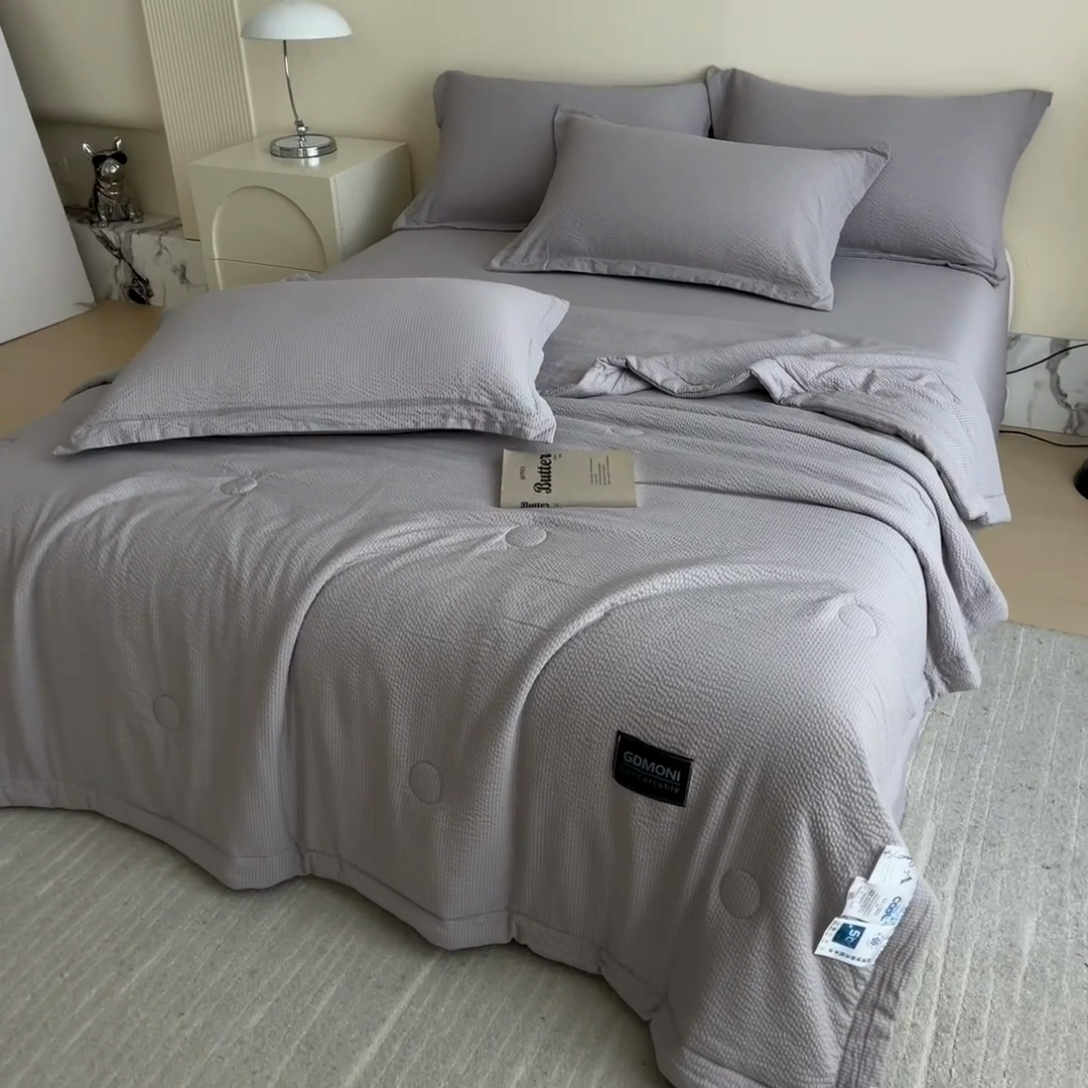 91家纺网 家纺一手货源 找家纺 宝士康家纺 2025新款10A抗菌泡泡棉大豆夏被 被子被芯 浅灰