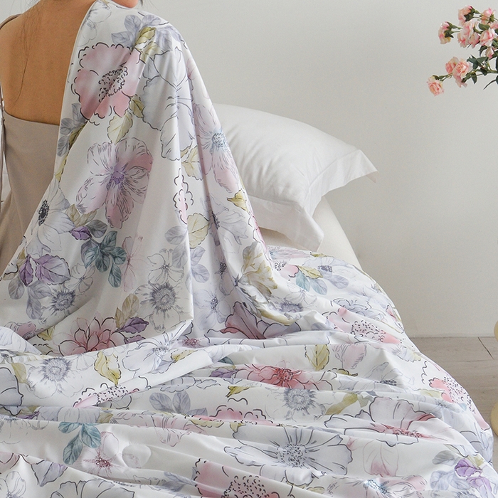 91家纺网 家纺一手货源 找家纺 梦恬佳 2025新款印花凉感丝夏凉被 风吟