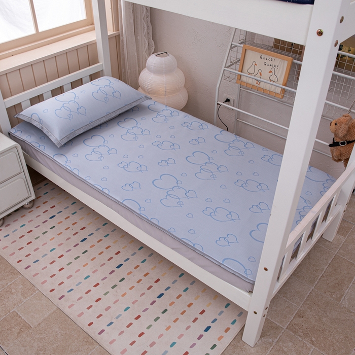 91家纺网 家纺一手货源 找家纺 凌云家纺  2025新款提花凉感冰丝席床笠款三明治凉席三件套 心海-蓝