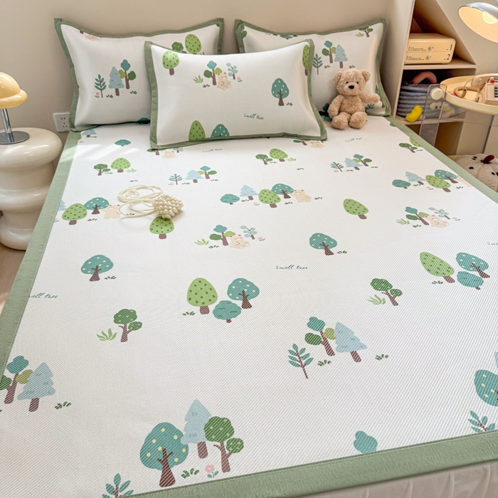 91家纺网 家纺一手货源 找家纺 2025新款懒猫600D数码印花冰藤凉席 森林小熊