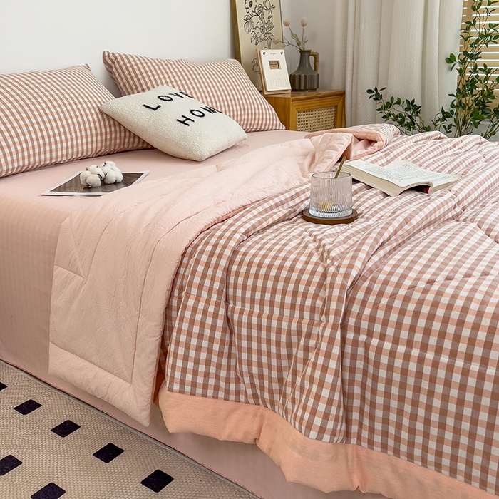 91家纺网 家纺一手货源 找家纺 宝士康家纺 2025新款10A抗菌无印风夏被四件套 玉小格