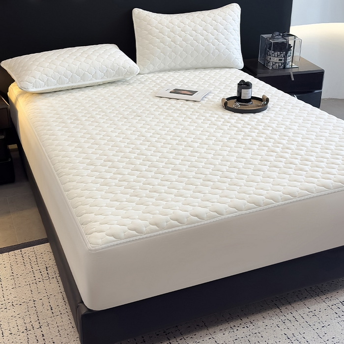 91家纺网 家纺一手货源 找家纺 叠派家纺 2025新款5A抗菌A类夹棉床笠经典款防水款系列 白色-梅花经典款