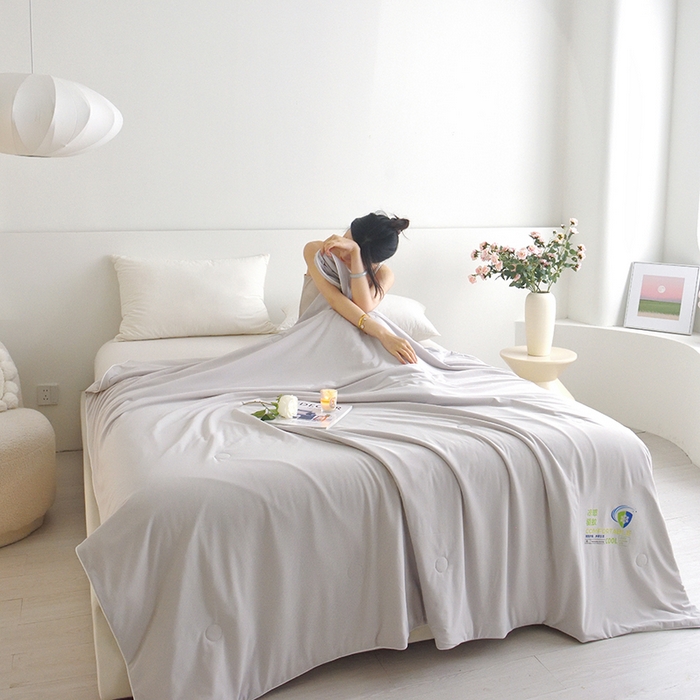 91家纺网 家纺一手货源 找家纺 梦恬佳 2025新款凉感驱蚊夏凉被 月光灰