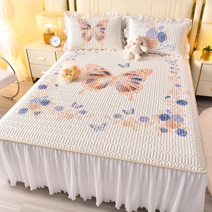 91家纺网 家纺一手货源 找家纺 （总）炫拼家纺 2025新款凉感丝印花床裙款乳胶凉席三件套