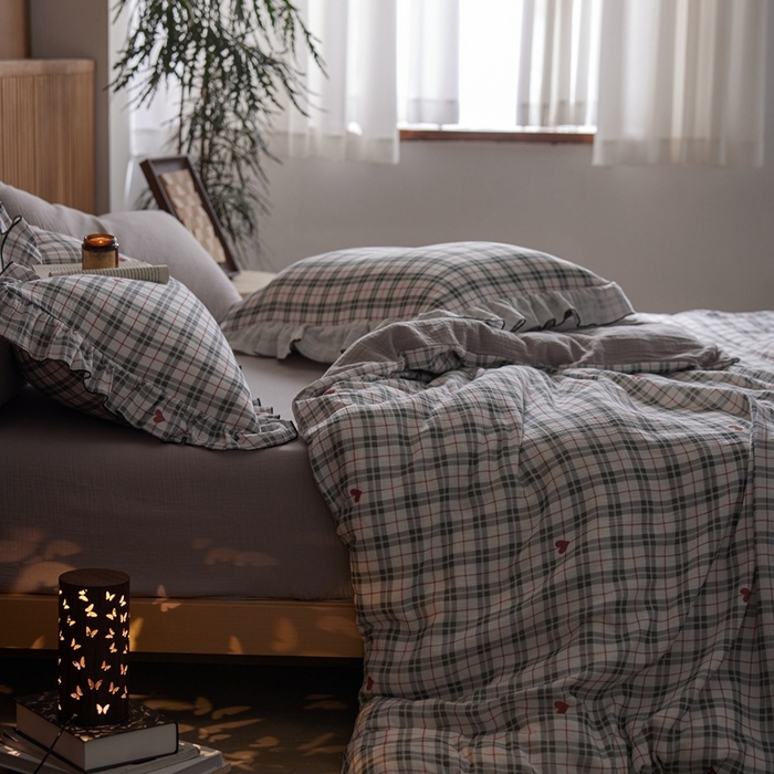 91家纺网 家纺一手货源 找家纺 安莱生活 2025新款全棉精梳棉双层纱绉纱数码印花四件套 海派甜心-灰