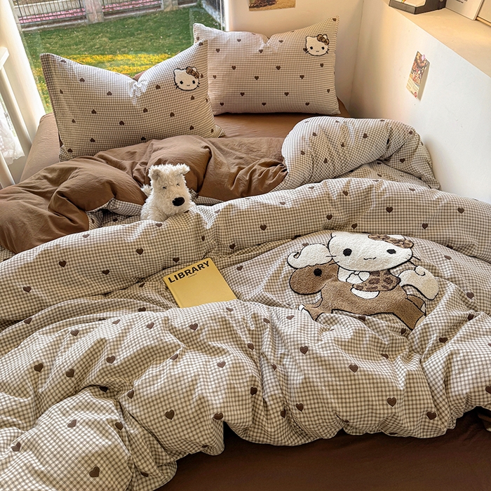 91家纺网 家纺一手货源 找家纺 耀达家居 2025新款A类水洗棉毛巾绣四件套 美拉德凯蒂