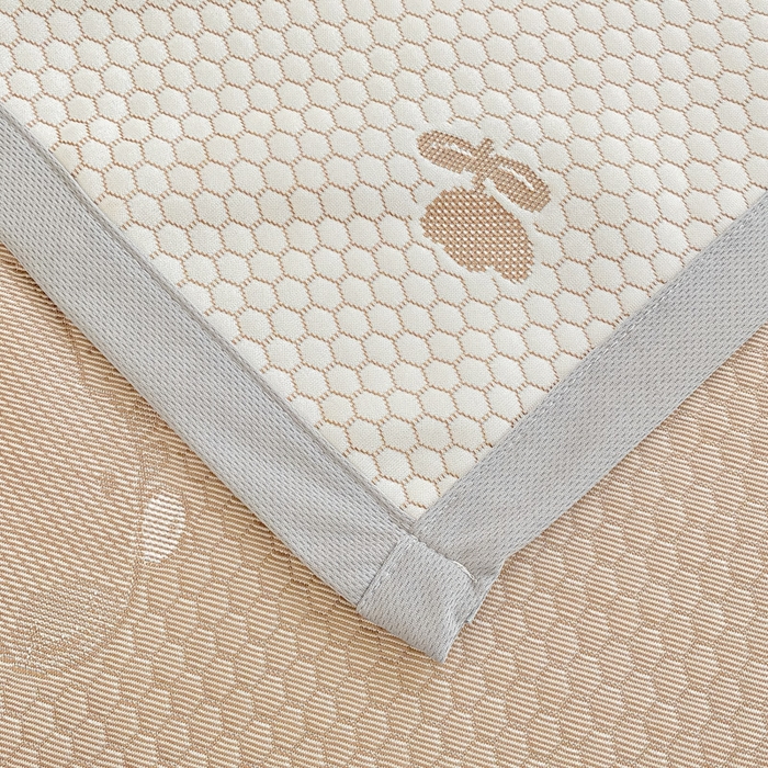 91家纺网 家纺一手货源 找家纺 春寻家纺 2025新款冰豆豆冰丝凉席-卡皮巴拉系列 床单款-卡皮巴拉-咖