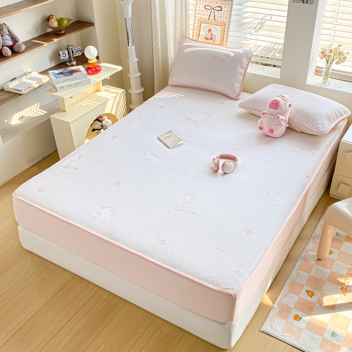 91家纺网 家纺一手货源 找家纺 春寻家纺 2025新款冰豆豆冰丝凉席-卡皮巴拉系列 床笠款-卡皮巴拉-粉