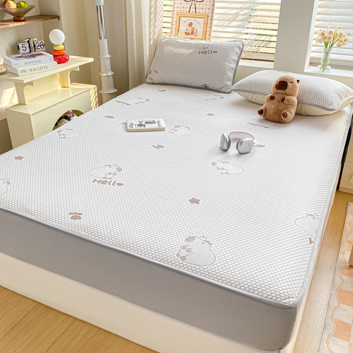 91家纺网 家纺一手货源 找家纺 春寻家纺 2025新款冰豆豆冰丝凉席-卡皮巴拉系列 床笠款-卡皮巴拉-咖