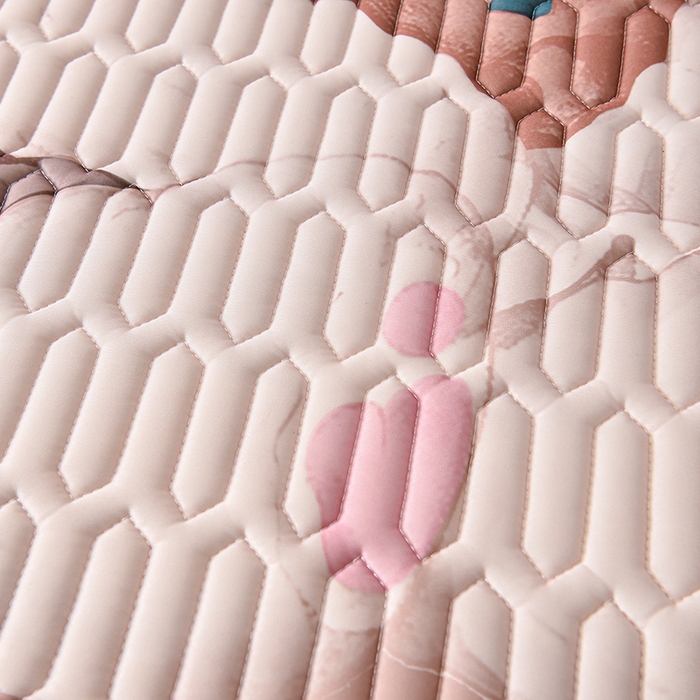 91家纺网 家纺一手货源 找家纺 （总）炫拼家纺 2025新款凉感丝印花床裙款乳胶凉席三件套