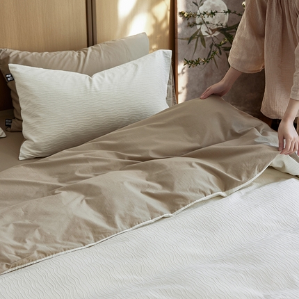 风向标家纺 2025新款全棉波纹纱提花原木风四件套 波纹纱-云初白