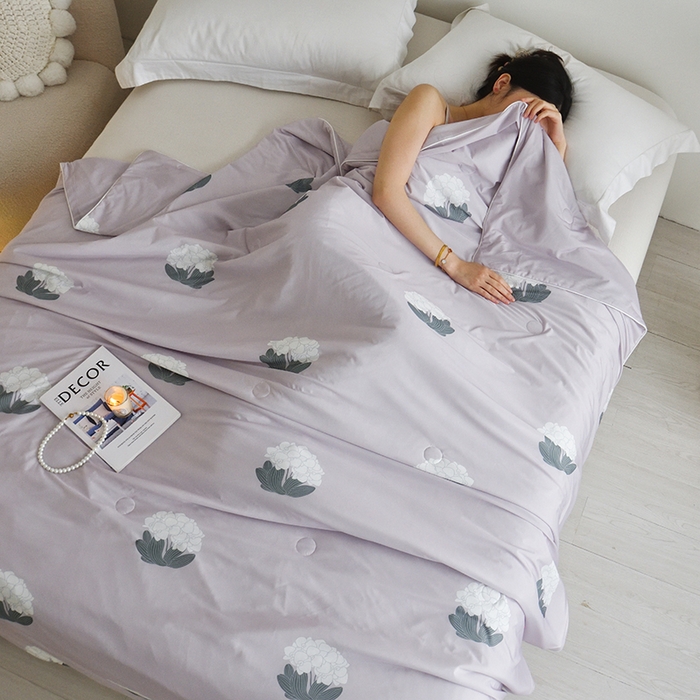 91家纺网 家纺一手货源 找家纺 梦恬佳 2025新款印花凉感丝夏凉被 观夏