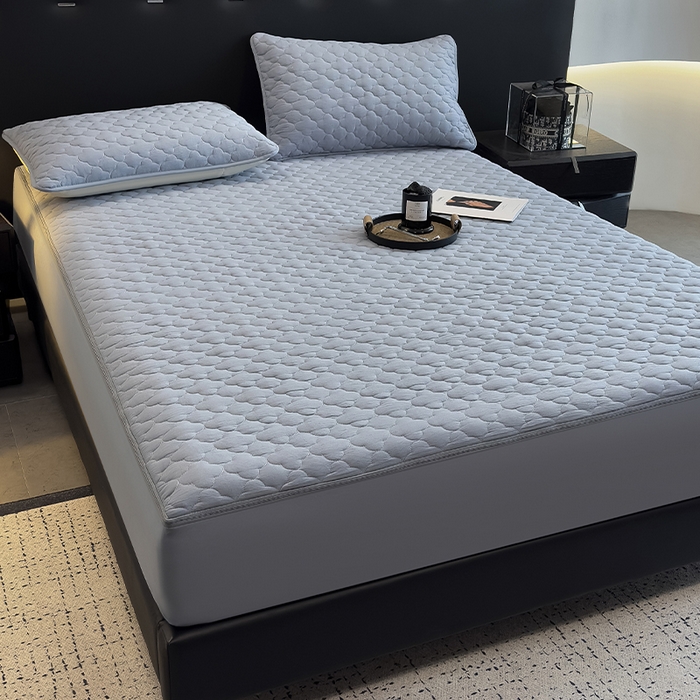 91家纺网 家纺一手货源 找家纺 叠派家纺 2025新款5A抗菌A类夹棉床笠经典款防水款系列 灰蓝-梅花经典款