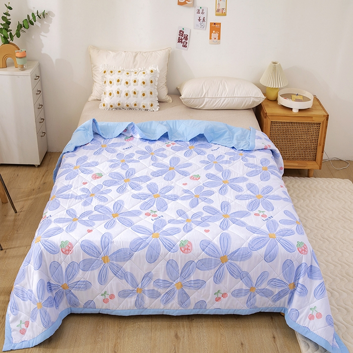 91家纺网 家纺一手货源 找家纺 富艺隆 2025新款超声波亲肤绒夏被夏凉被直播爆款超声波夏被空调被 小情调