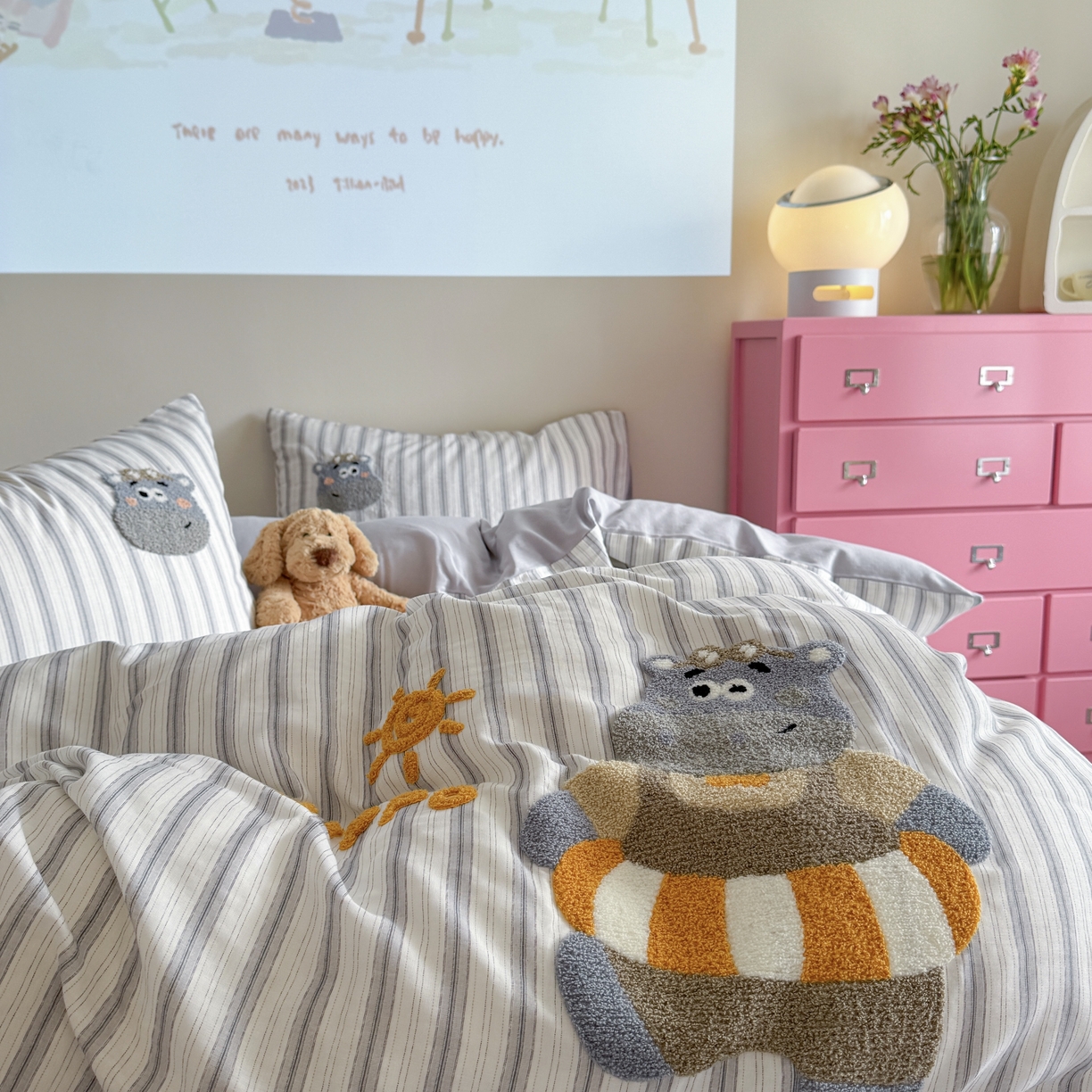 91家纺网 家纺一手货源 找家纺 柚子 2025春夏新款全棉纯棉双层纱毛巾绣四件套 河马