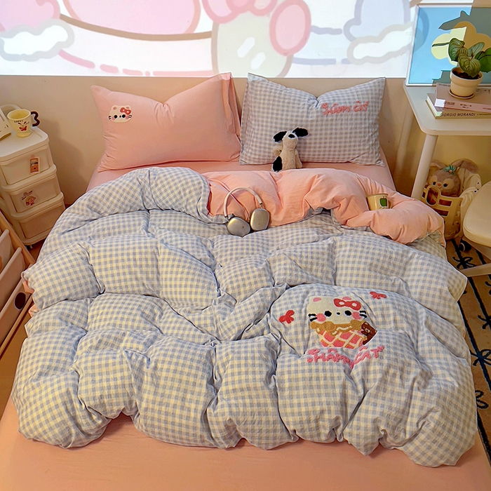 91家纺网 家纺一手货源 找家纺 （总）2025新款专版高克重超萌卡通格子双拼毛巾绣软糯糯水洗棉四件套（场景二）