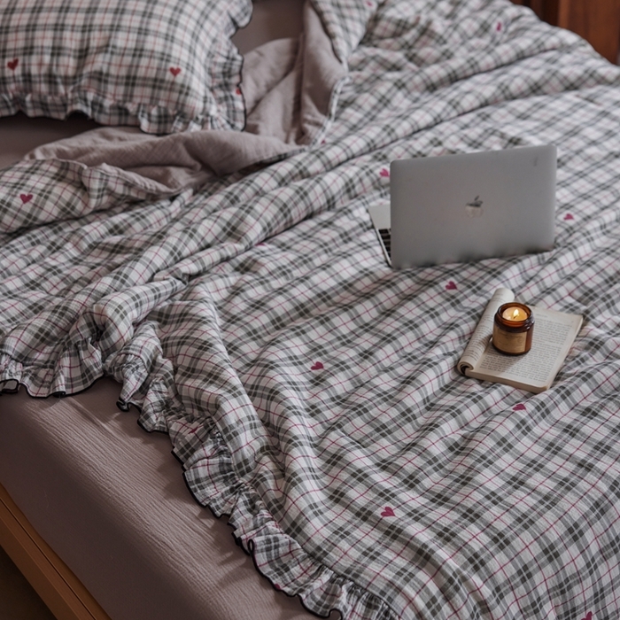 91家纺网 家纺一手货源 找家纺 安莱生活 2025新款全棉精梳棉双层纱绉纱数码印花夏凉被 海派甜心-灰  夏被