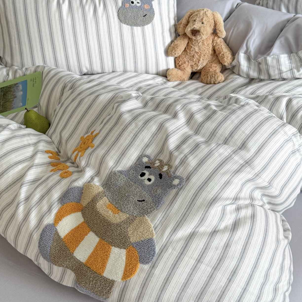 91家纺网 家纺一手货源 找家纺 柚子 2025春夏新款全棉纯棉双层纱毛巾绣四件套 河马