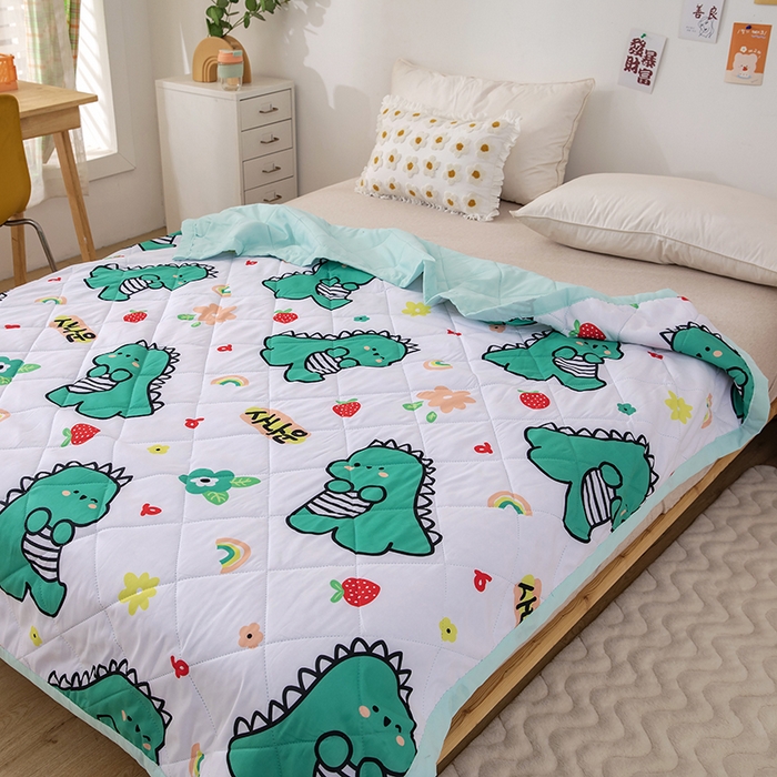 91家纺网 家纺一手货源 找家纺 富艺隆 2025新款超声波亲肤绒夏被夏凉被直播爆款超声波夏被空调被 萌萌小恐龙