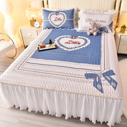 91家纺网 家纺一手货源 找家纺 （总）炫拼家纺 2025新款凉感丝印花床裙款乳胶凉席三件套