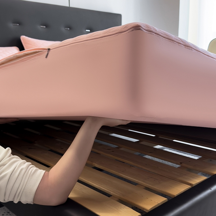 91家纺网 家纺一手货源 找家纺 叠派家纺 2025新款5A抗菌A类夹棉床笠经典款防水款系列 山茶粉-小格子经典款