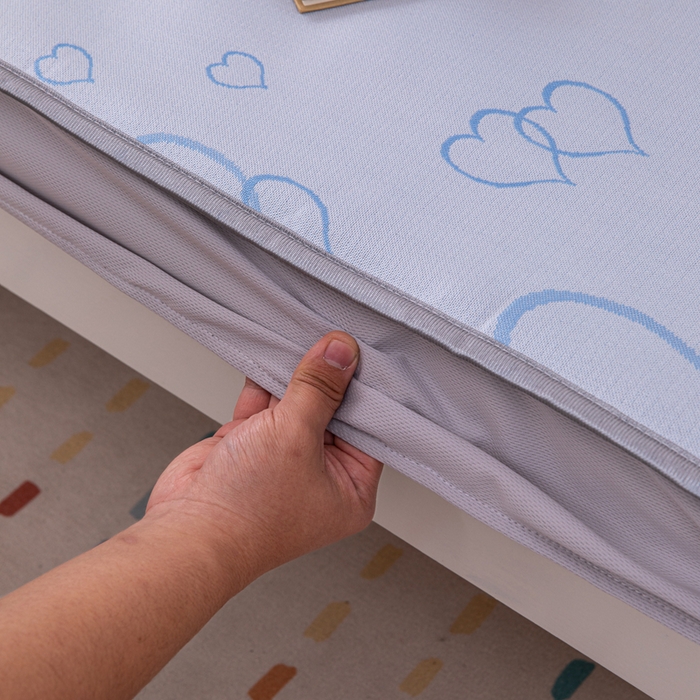 91家纺网 家纺一手货源 找家纺 凌云家纺  2025新款提花凉感冰丝席床笠款三明治凉席三件套 心海-蓝