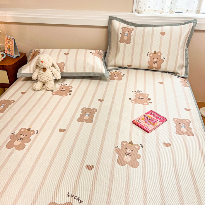 91家纺网 家纺一手货源 找家纺 慕尚家纺 2025新款数码印花床席床笠款冰藤席 床笠款-小熊物语