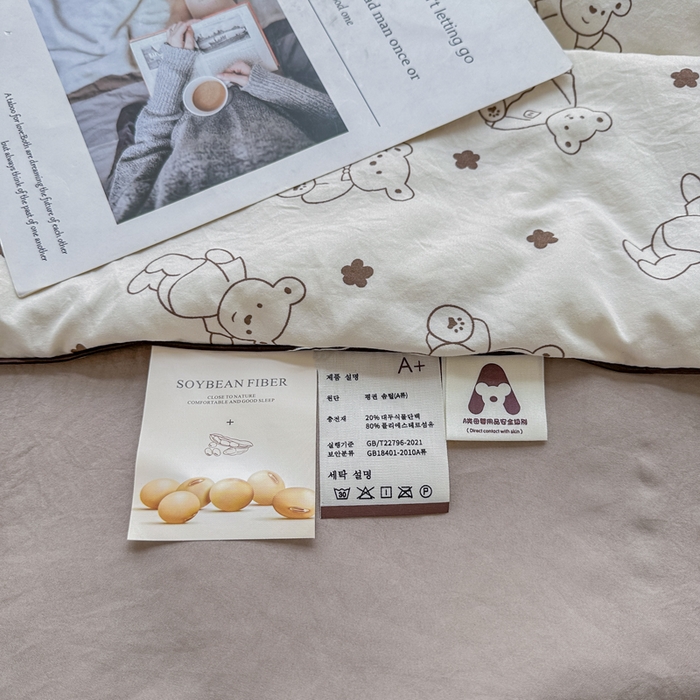 91家纺网 家纺一手货源 找家纺 富艺隆 2025新款A类水洗棉双层纱夏被水洗棉麻空调被直播爆款大豆夏被 小熊院长