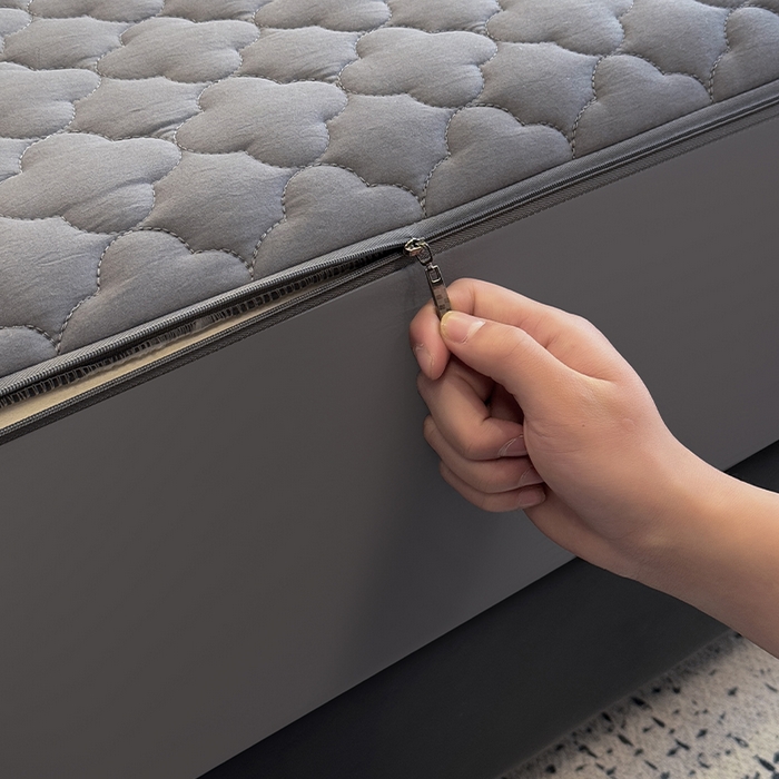 91家纺网 家纺一手货源 找家纺 叠派家纺 2025新款5A抗菌A类夹棉床笠经典款防水款系列 银灰色-梅花经典款