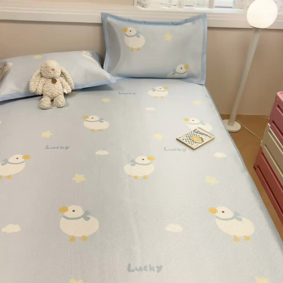 91家纺网 家纺一手货源 找家纺 慕尚家纺 2025新款数码印花床席床笠款冰藤席 床笠款-柯尔鸭