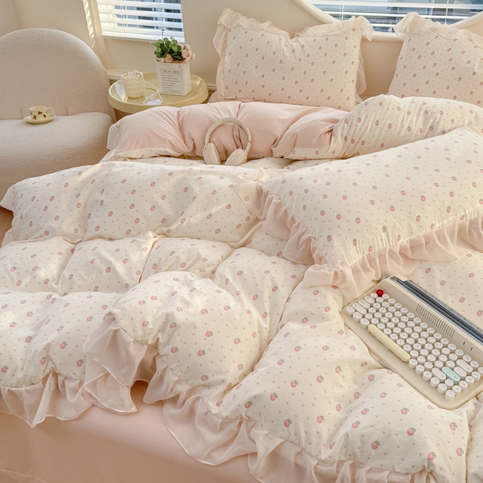 91家纺网 家纺一手货源 找家纺 苏拉家居 2025新款雪纺花边云感提花针织双层纱四件套 吃草莓啦