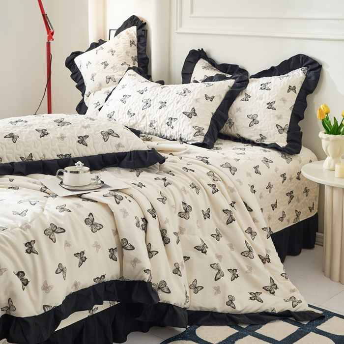 91家纺网 家纺一手货源 找家纺 蝶帕家纺 2025新款法式赫本风韩版花边床盖款夏被四件套 蝴蝶印记