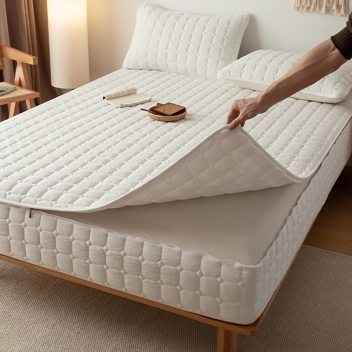 91家纺网 家纺一手货源 找家纺 叠派家纺 2025新款5A抗菌A类夹棉床笠经典款防水款系列 五面夹棉-经典格荧月白