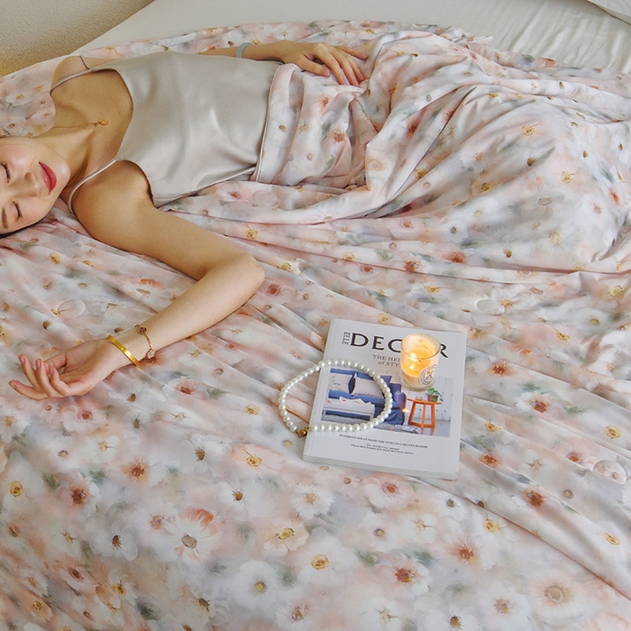 91家纺网 家纺一手货源 找家纺 梦恬佳 2025新款印花凉感丝夏凉被 星空玫瑰