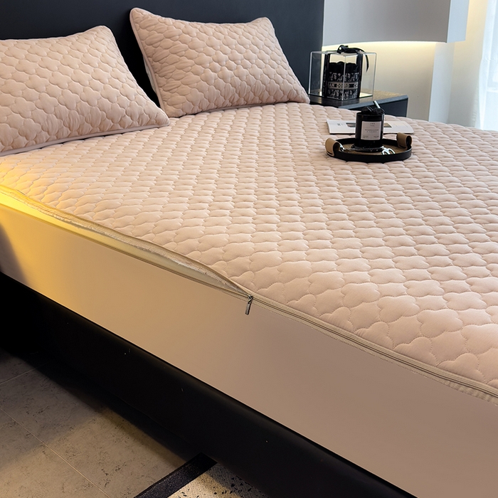 91家纺网 家纺一手货源 找家纺 叠派家纺 2025新款5A抗菌A类夹棉床笠经典款防水款系列 米色-梅花经典款