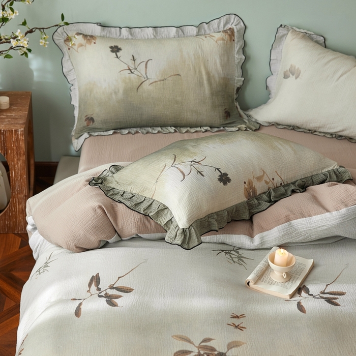 91家纺网 家纺一手货源 找家纺 安莱生活 2025新款全棉精梳棉双层纱绉纱数码印花四件套 烟雨江南-绿