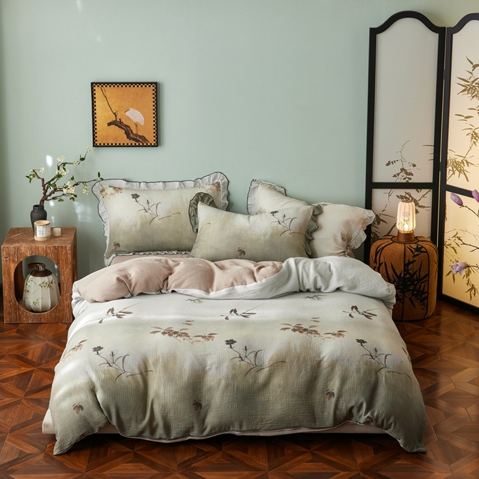 91家纺网 家纺一手货源 找家纺 安莱生活 2025新款全棉精梳棉双层纱绉纱数码印花四件套 烟雨江南-绿